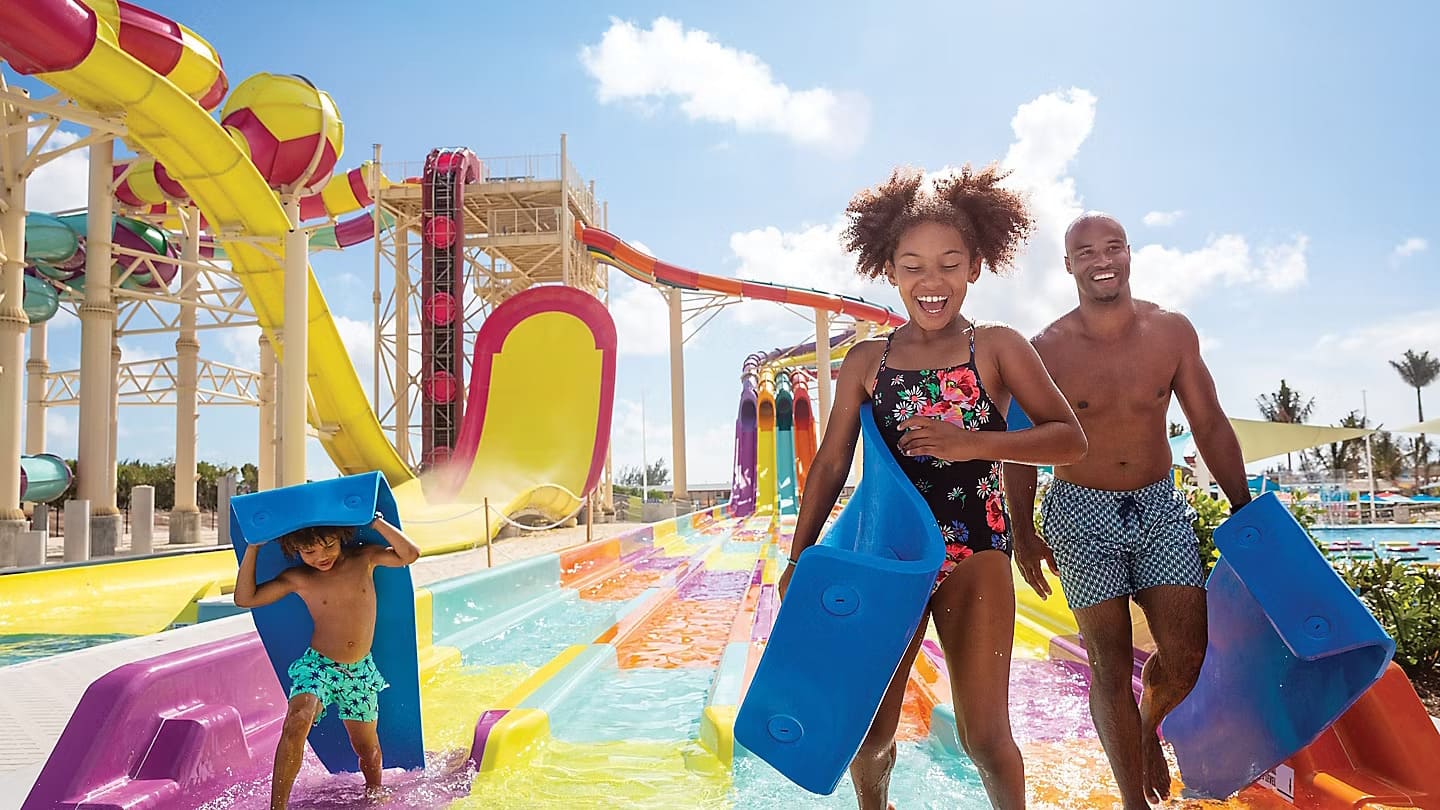 您亦可以到東加勒比海的海岸，在 7 晚逍遙遊中，以前所未有的方式締造難忘回憶。每次航程都會在我們的私屬島嶼可可灣的完美一天途中停留，讓您探索熱帶地區的全面探險。這個目的地榮獲《旅遊週刊 (Travel Weekly)》讀者評選為最佳私人島嶼，實在與眾不同。